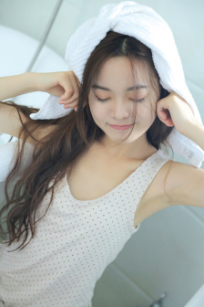 我和小娻孑在卧室做了